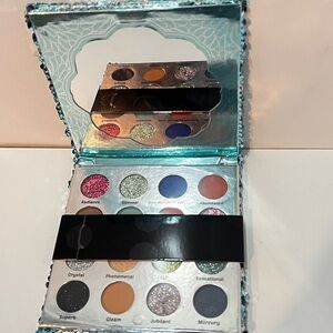 Radiance Women Makeup Palette by CAI